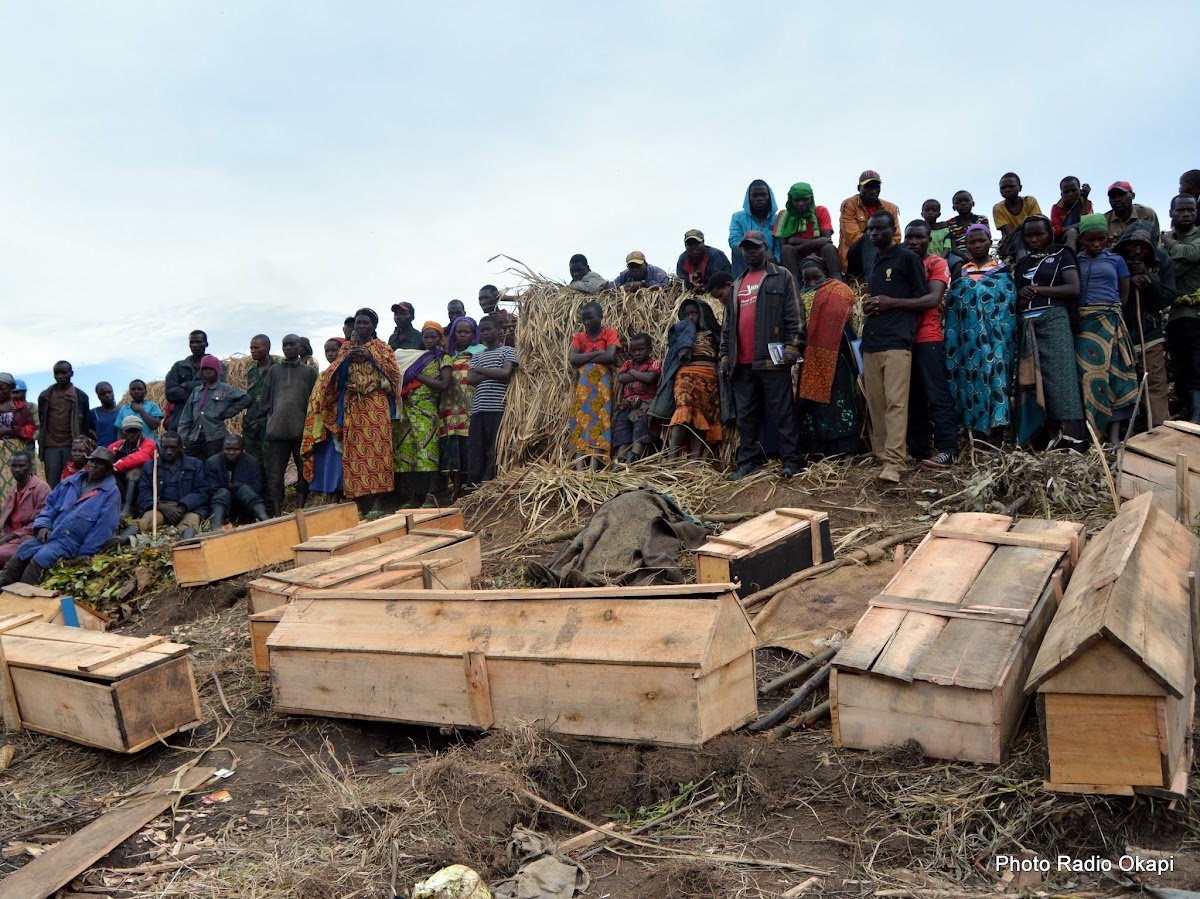DefenderRDC's tweet photo. ACP : « Sud-Kivu : onze fosses communes découvertes sept mois après les massacres du M23 » https://t.co/LB1hNgExlJ