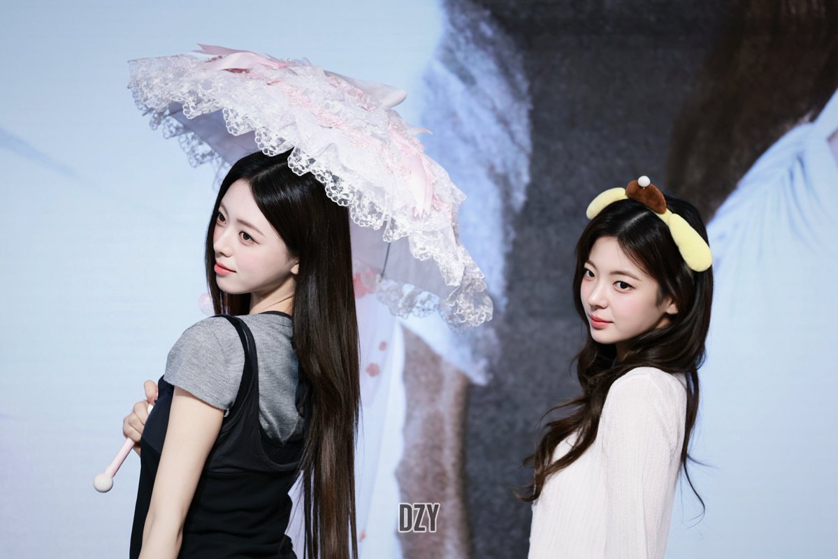 DZY0708's tweet photo. 260726 

#있지 #유나 #리아
#ITZY #YUNA #LIA https://t.co/0Ncr3gUu8Q