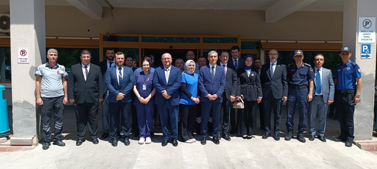 afyonism's tweet photo. İl Sağlık Müdürü Dr. Hakkı Öztürk, Valimiz Dr. Naci Aktaş ile birlikte Çay Devlet Hastanesini ziyaret etti.
https://t.co/mfdI82sszC https://t.co/ngBiSsWD4A