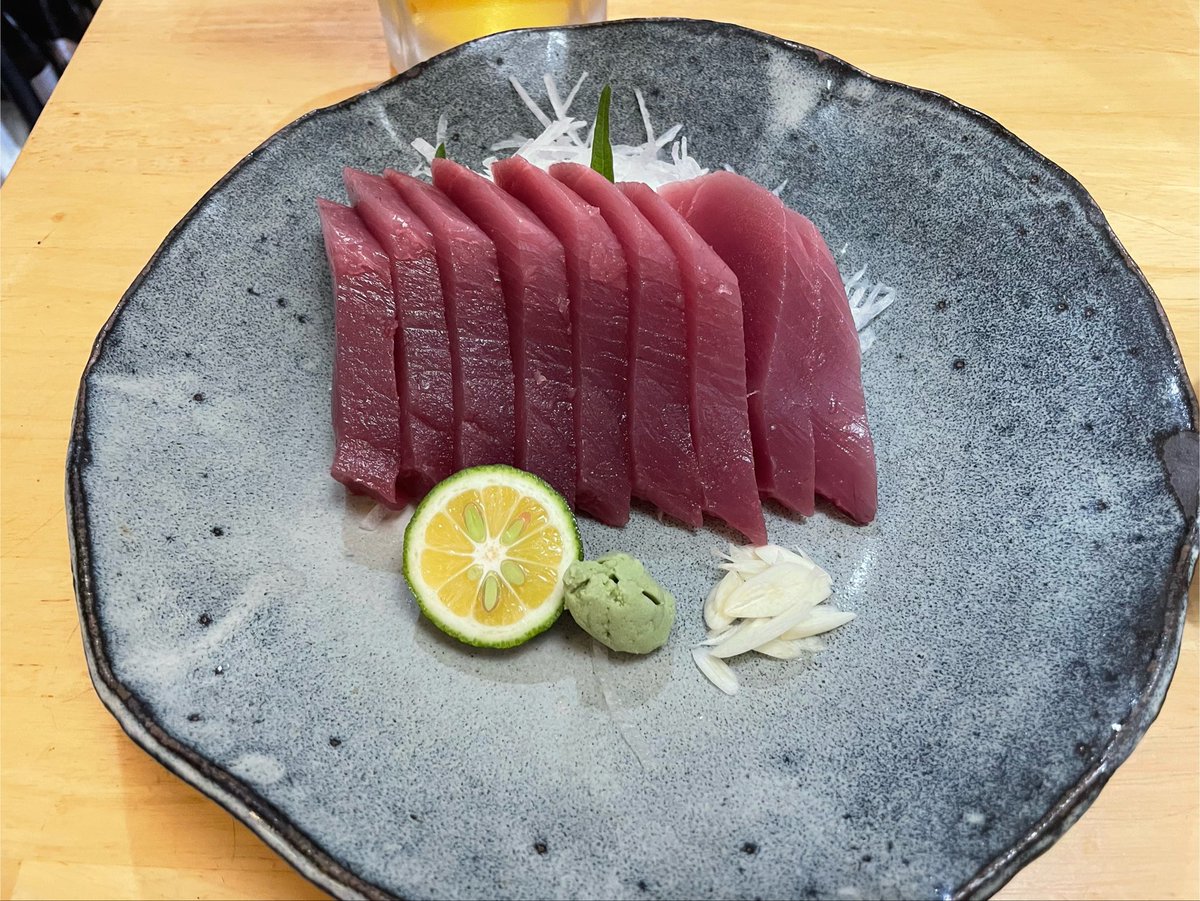 G_kidako's tweet photo. 2ヶ月に１回は行ってる高知の店。その日の刺身が楽しめるし、ウツボも美味しい。

地元客しかいないし、あまり有名になってほしくないな。 https://t.co/0HTVO4utjn