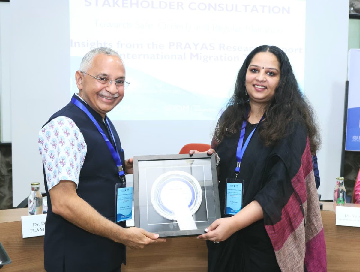 DivyaBalan14's tweet photo. Deeply honoured to be felicitated by @UNmigration –India for my contribution to Project PRAYAS at the Stakeholder Consultation on Towards Safe, Orderly and Regular Migration at TISS Mumbai.
@meaMADAD @OfExternal @mea_gov_in_rbx
@FLAMEUniversity #InternationalMigration #PRAYAS https://t.co/am62q5aEyK