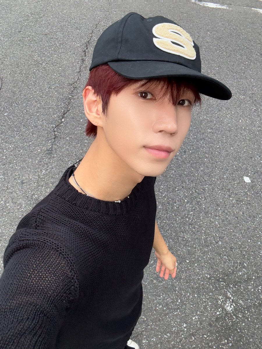 _sungkook's tweet photo. 🚶‍♂️‍➡️🏃‍♂️‍➡️ https://t.co/wzkSS9kkHB