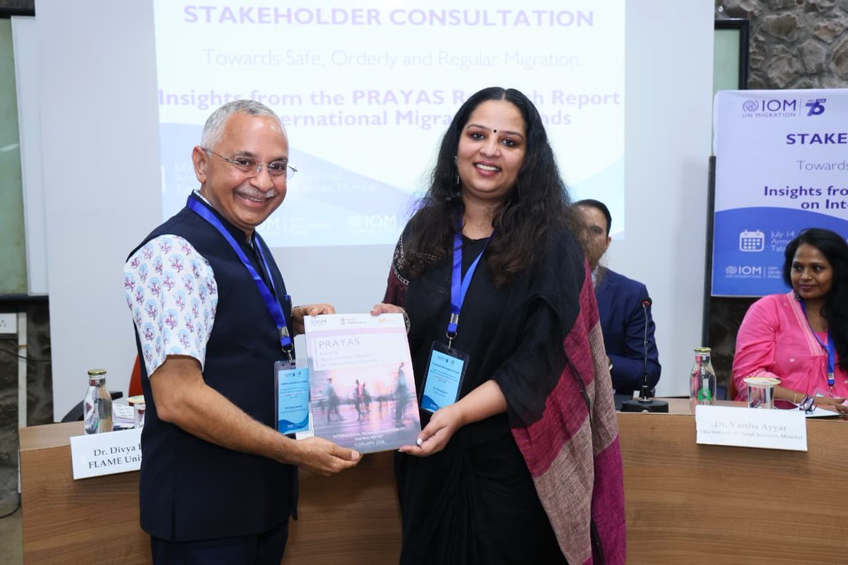 DivyaBalan14's tweet photo. Deeply honoured to be felicitated by @UNmigration –India for my contribution to Project PRAYAS at the Stakeholder Consultation on Towards Safe, Orderly and Regular Migration at TISS Mumbai.
@meaMADAD @OfExternal @mea_gov_in_rbx
@FLAMEUniversity #InternationalMigration #PRAYAS https://t.co/am62q5aEyK