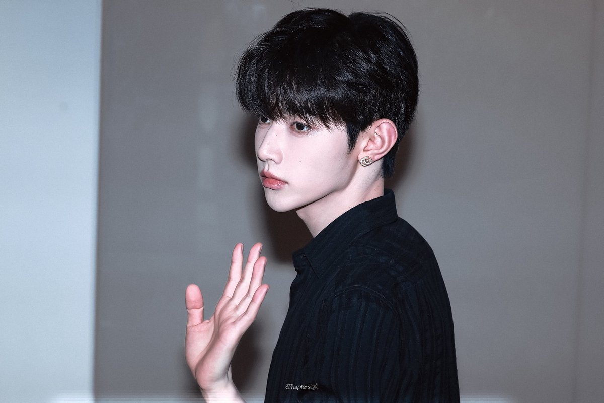 Chapters_Hao725's tweet photo. 260728

🖤

ʚ🐼ɞ ────  𝐂𝐡.𝟐𝟒𝟖 ────*̩̩͙⸝⋆ ☽ 

#ZHANGHAO #장하오 #章昊 #ジャンハオ
#AND2BLE #앤더블 https://t.co/XDr2ALY0mO