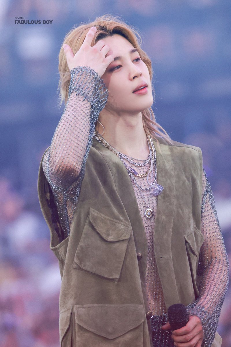 FABULOUSBOY_JM's tweet photo. 260718 BTS WORLD TOUR ARIRANG IN PARIS

이날 무슨 일 때문에 이렇게 청순하신 건지 설명 좀 해주세요 짜만씨

#방탄소년단 #BTS #지민 #JIMIN #ジミン 
@BTS_twt https://t.co/mqMq65MePm