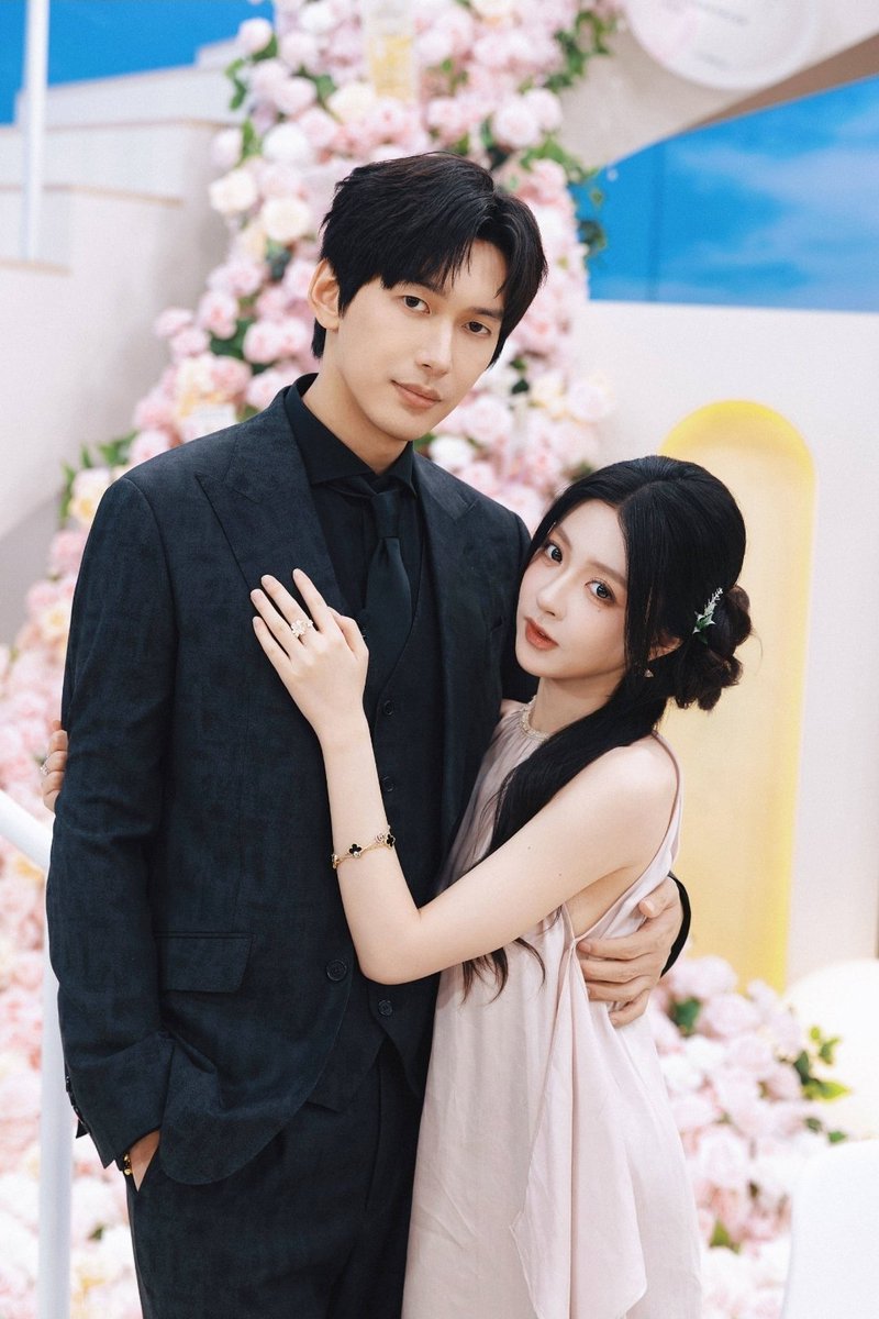 Just_kasibook's tweet photo. Happy ending for the CEO and Ballerina couple 😭😭🫶🏻🫶🏻

#loveactuallys5 https://t.co/qX3E3JkIKm