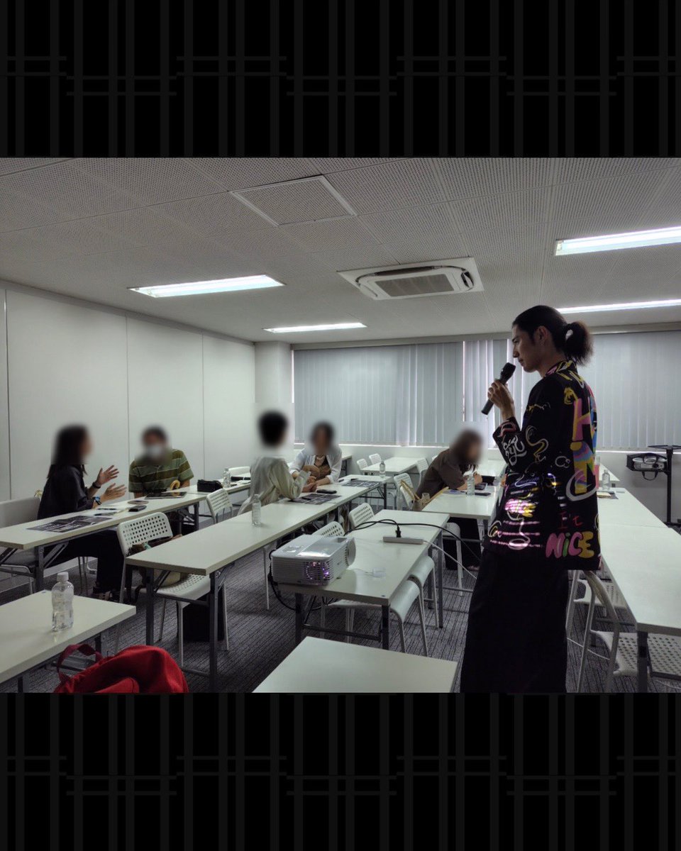 artwork_hiromu's tweet photo. 第2回FAF講演会に登壇させていただきました！FAF会長ではありますが、今回は講師として講演させていただきました！
参加いただいた皆様ありがとうございました！
実践すれば確実に結果につながるような内容ではあったと思うので、是非ご自身の作家活動に活かしてもらえたら嬉しいです！ https://t.co/Jt3TeAfull