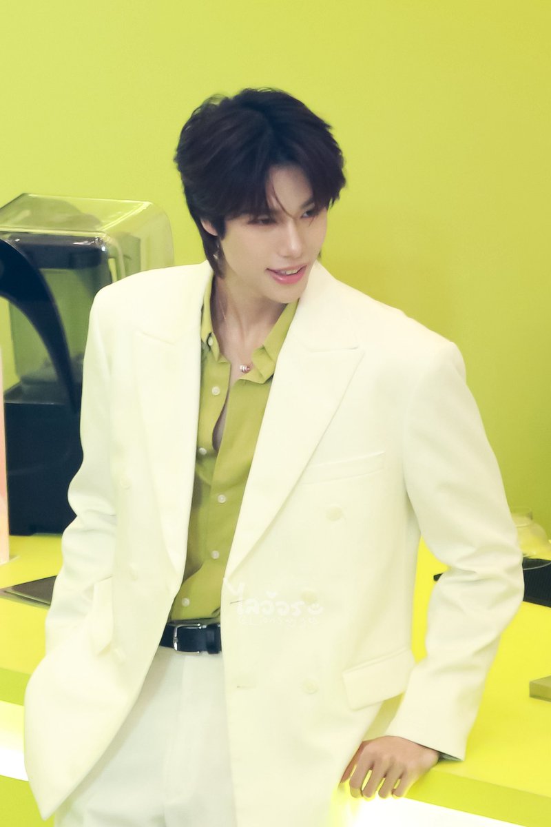 lionsayyes's tweet photo. อึ้งตรงไหนรุ้ป่ะ อึ้งตรงที่ใส่สีเขียวแบบนี้แล้วน่ารักมากด้วยซ้ำ รอดทุกสีจริงๆ น่ายั้ก 😭💖

#CTMwithPhuwin
#phuwintang @phuwintang https://t.co/ibTUdCQcjK