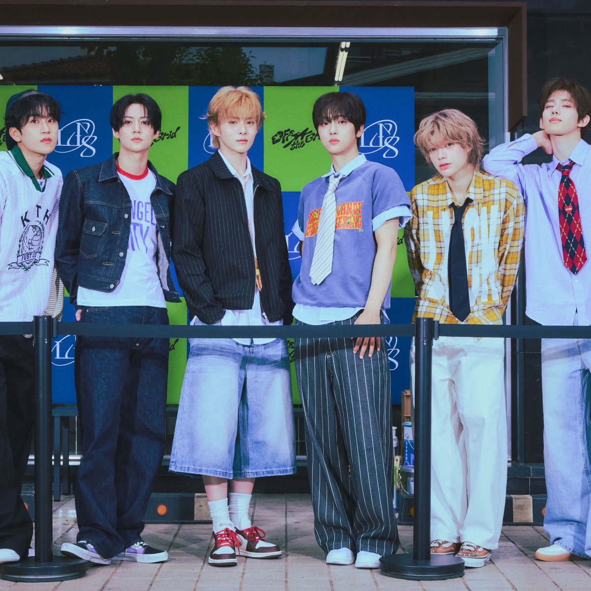 koreansales_twt's tweet photo. <Off the Grid> by #LUN8 has now surpassed 100,000 copies sold on Hanteo. https://t.co/Q3YJS4s9ep