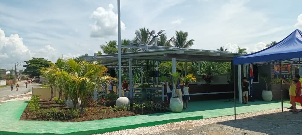 MariaC_Velasco's tweet photo. Sueño hecho realidad Inaugurado Parque Multifuncional Comunitario Reparto José Marti #MiSantaClara resultado decisión PDL Alemanes Express, junto  @ParqueCIentif y @CITMAVCL #VillaClaraConTodos @SuselyMorfaG @portal_villa @ArmandoRguezB @MilaxyA @OGAmbienteCuba @napolesguerra12 https://t.co/pkXjotf8wM