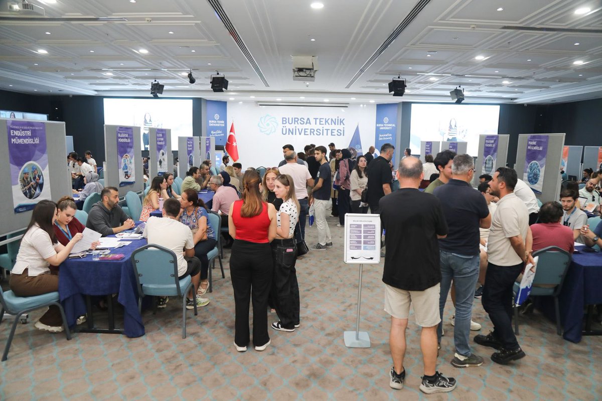 BursaTeknikUni's tweet photo. 📍 BTÜ Tercih Günleri tüm heyecanıyla devam ediyor!

Akademisyenlerimizle birlikte sizleri ağırlamaya ve tercih sürecinizde yanınızda olmaya devam ediyoruz.

🕐 13.00-16.00
📍 BTÜ Mimar Sinan Yerleşkesi Turkuaz Salon

Geleceğine yön vermek için seni de bekliyoruz! 💙 https://t.co/tgXjxPmwR1