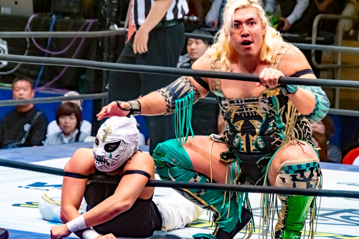 REDnoSyashin's tweet photo. 2026.7.26 後楽園ホール大会

体格差も相まって、こう、わんちゃんと飼い主感🐶🤣

#ddtpro
#納谷幸男 選手
#ビエント・レバンテ 選手 https://t.co/ocL7jAYeSX