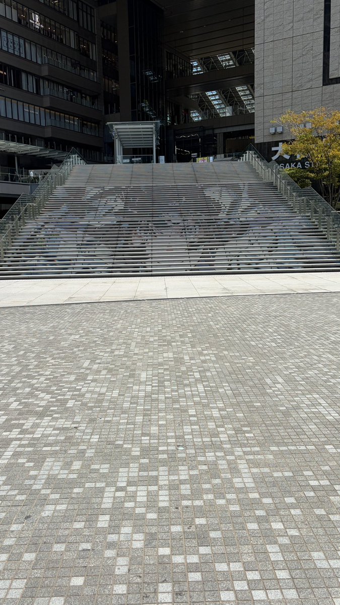 0818_tora's tweet photo. 京都の個展に続き
大阪グランフロントで展示中の
米山舞さんの作品観て来ました
繊細で見惚れました https://t.co/FF5thJnSJm