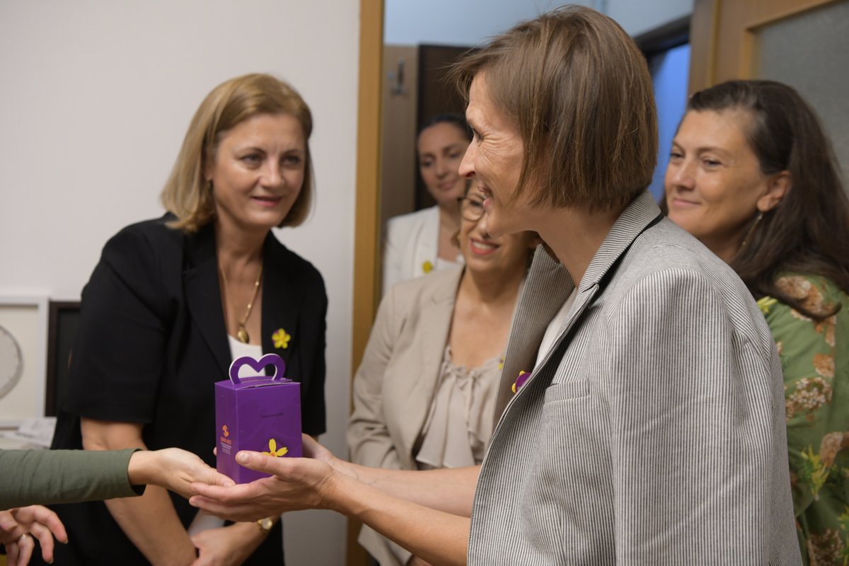 EUAmbKS's tweet photo. Visited @QKRMT today to learn more about their outstanding work supporting survivors of conflict-related sexual violence &amp; preventing sexual exploitation of children.
Congratulated Director Rushiti on her achievements &amp; reaffirmed 🇪🇺's support.
#TraumaHasNoDeadline
#EUbyYourSide https://t.co/qtjIaSvHWf