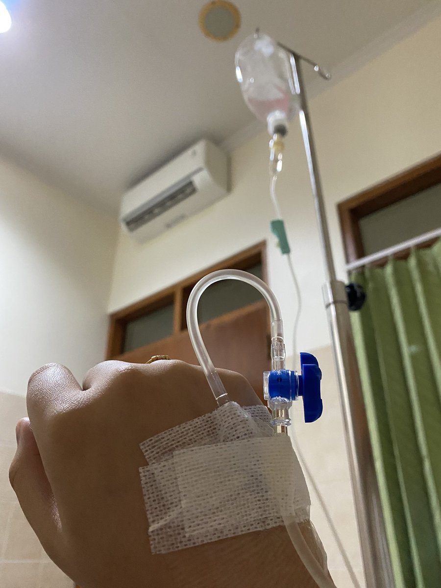 csabilaaa's tweet photo. di balik jiwa yg kut, ternyata tumbang juga akhirnya😭 https://t.co/mvQEdHSo0z