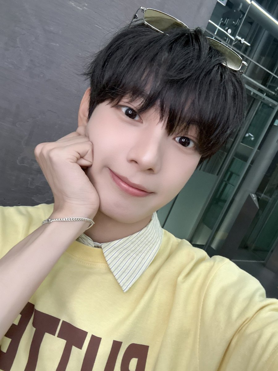 flareu_official's tweet photo. [#FLARE_UPDATE] 260728 SBS Life 더쇼

#FLAREU #플레어유
#최립우 #CHUEILIYU https://t.co/W8iw6orK6Z