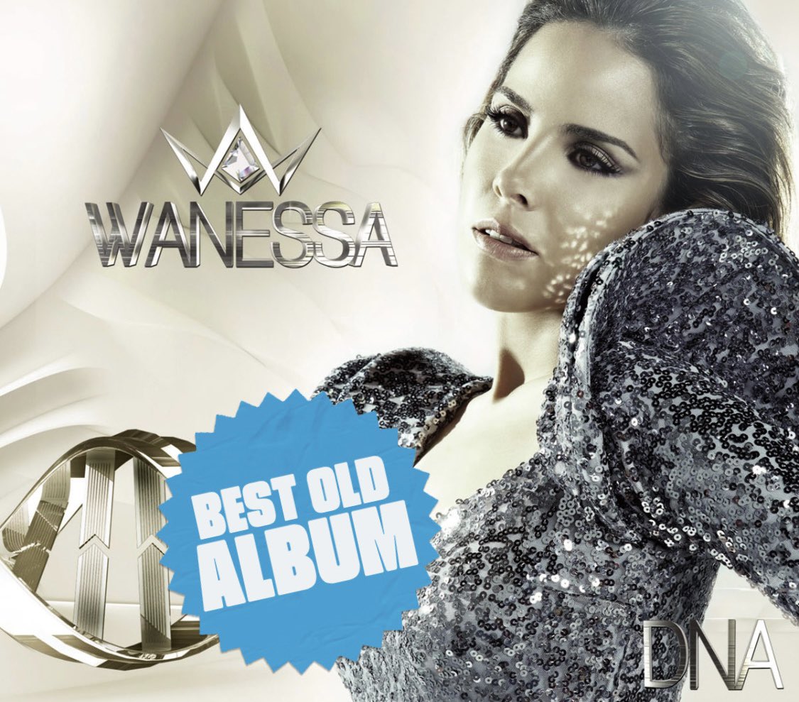 bchartsnet's tweet photo. 🏆🧬 BEST OLD ALBUM: há 15 anos, Wanessa lançava “DNA” com estratégias inovadoras e ótimas produções; um produto de sua época.

Quando Faustão perguntou a Wanessa se esse era um álbum para o “público gay”, como se chamava na época, ela não hesitou em defender os direitos da comunidade LGBTQIA+ ao vivo. Kamikaze, ela passou do teen pop para momentos grandiosos, como o reggaeton inovador de “Amor Amor” e baladas marcantes, mas foi após “Fly” com Ja Rule em 2009 que tudo mudou. A artista achou seu verdadeiro “DNA” na pista no ano seguinte, na recém-avançada internet e entendeu, como ninguém com um nome tão grande na época, que o futuro já havia começado.

Os padrões da The Week que o digam! Brincadeiras à parte, este álbum encapsula o amor pela pista e o escapismo do electropop. Wanessa foi inserida naturalmente nas casas noturnas, reverberando um novo modelo de show. Lançou “Falling For U” como single em 2010, algo tão incomum que fez Hebe questioná-la na TV se viria um CD completo após uma única música de trabalho. Ela respondeu que testava novas formas de comunicação. Aliás, pouco se fale sobre como essa era abriu precedentes para o pop atual.

A artista lançou um EP digital via ticket com código para site, onde você fazia downloads, trazendo uma demo recusada por Britney Spears: “Stuck on Repeat”, que repaginada logo pegou os gays, além de sucessos como “Worth It”, divulgados para além da noite. A mulher trabalhou! Então o disco completo foi gravado. Wanessa descobriu a gravidez no processo e não parou: lançou em 2011 com o single “Sticky Dough”. Alguém viu a rapper Bambam por aí? Misturando funk e estrelismo internacional, ideia da própria aos produtores: “Se ninguém entender, paciência. Quero fazer algo que acredito.” E fez!

Concebeu um disco impecável, produto de sua época, mas que ressoa até hoje. Tem highlights como “High”, que te faz transcender no fone, e “Rescue Mission”, com linda melodia. Além de “Get Loud!”, que sempre tocava no Acesso MTV e “Murder”, com outra faceta pop que até mesmo Madonna lançaria um ano depois. Wanessa não inventou a roda, mas aqui pavimentou um caminho muito mais aceito atualmente. Se você nunca ouviu, deveria.