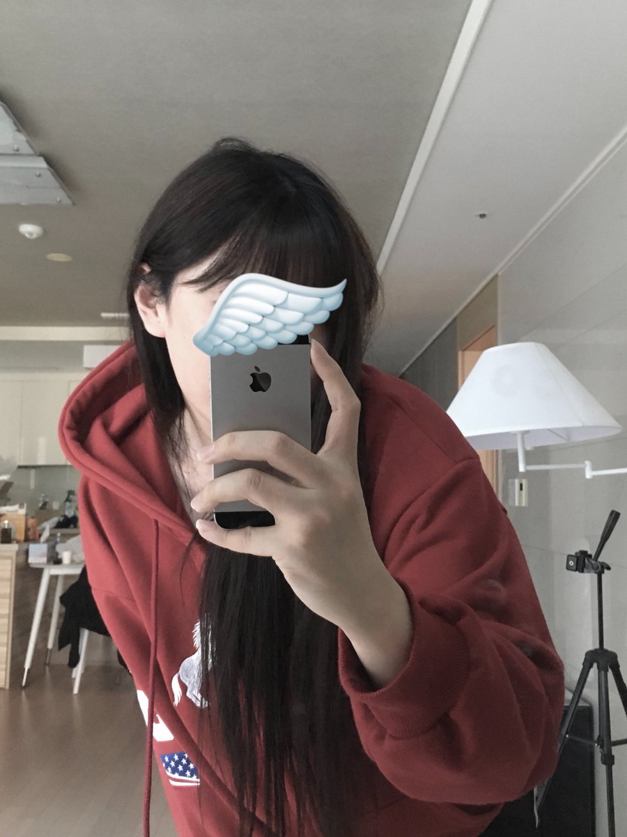 kwak_chun_gi's tweet photo. 피부 하얘보이는 제 최애 필터 안써보신분..?
색 선명도 -30
채도-30 
...🪽🖤🖤 https://t.co/t8DFsFdsfC