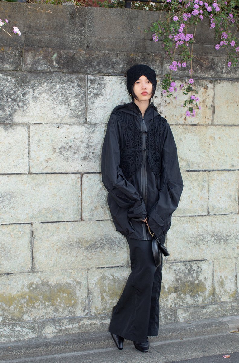 prfm_mame's tweet photo. 妹には1〜3枚目持ってそうだしめっちゃ着てそうって言われた。大正解。でもなんだかんだ短い方が使いやすいし、真冬はアウターの中に入れてトップスとして着てもいいなと思って短い方にします。（と言い聞かせている。） https://t.co/qWdaC3iTON