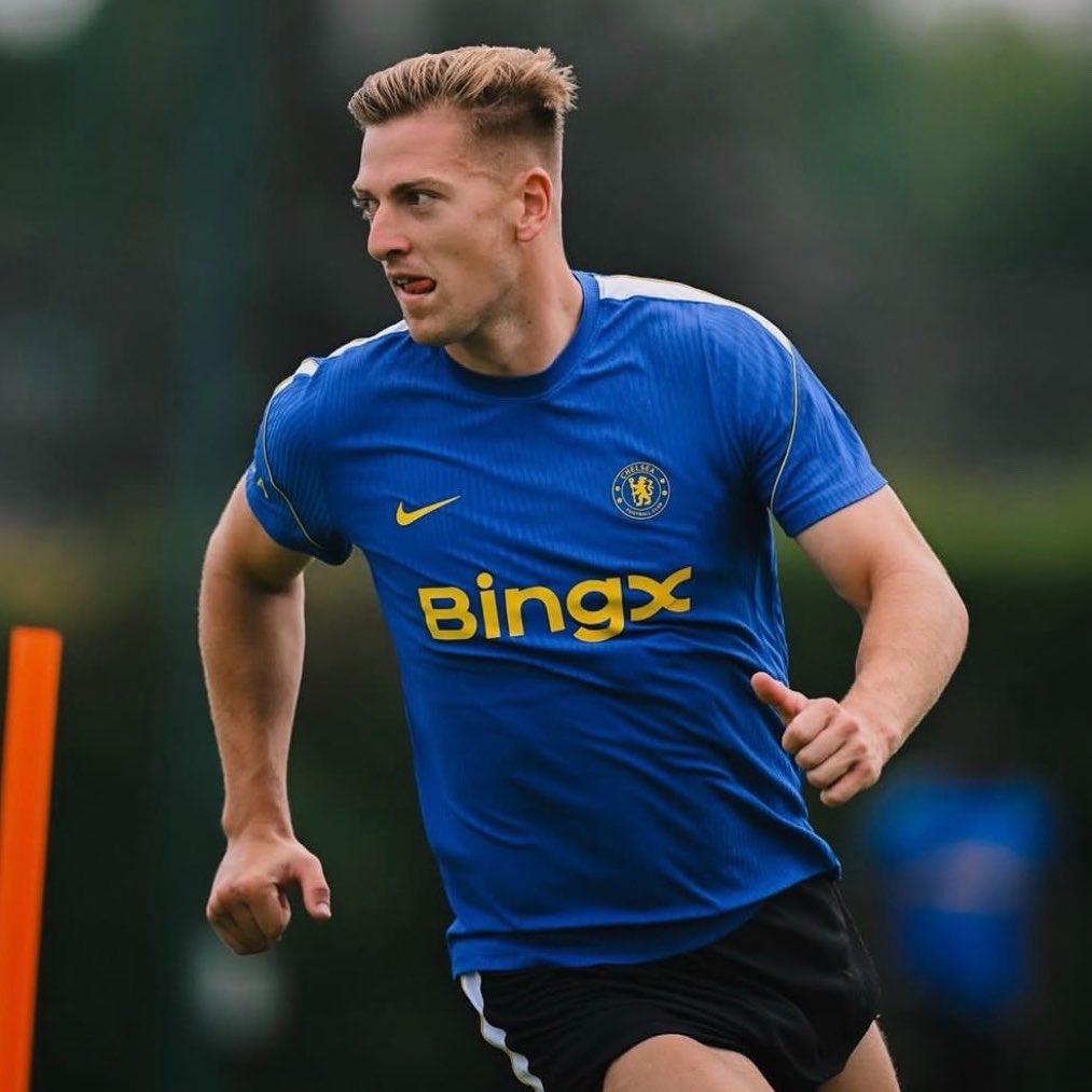 EvertonNewsFeed's tweet photo. 🗞️Everton are ready to rekindle their interest in Chelsea Striker Liam Delap. Chelsea are looking to move him on and Moyes is still keen on Delap . Fulham could also make a move for the Striker

(Source - @alex_crook ) https://t.co/GiIdgOpG9h
