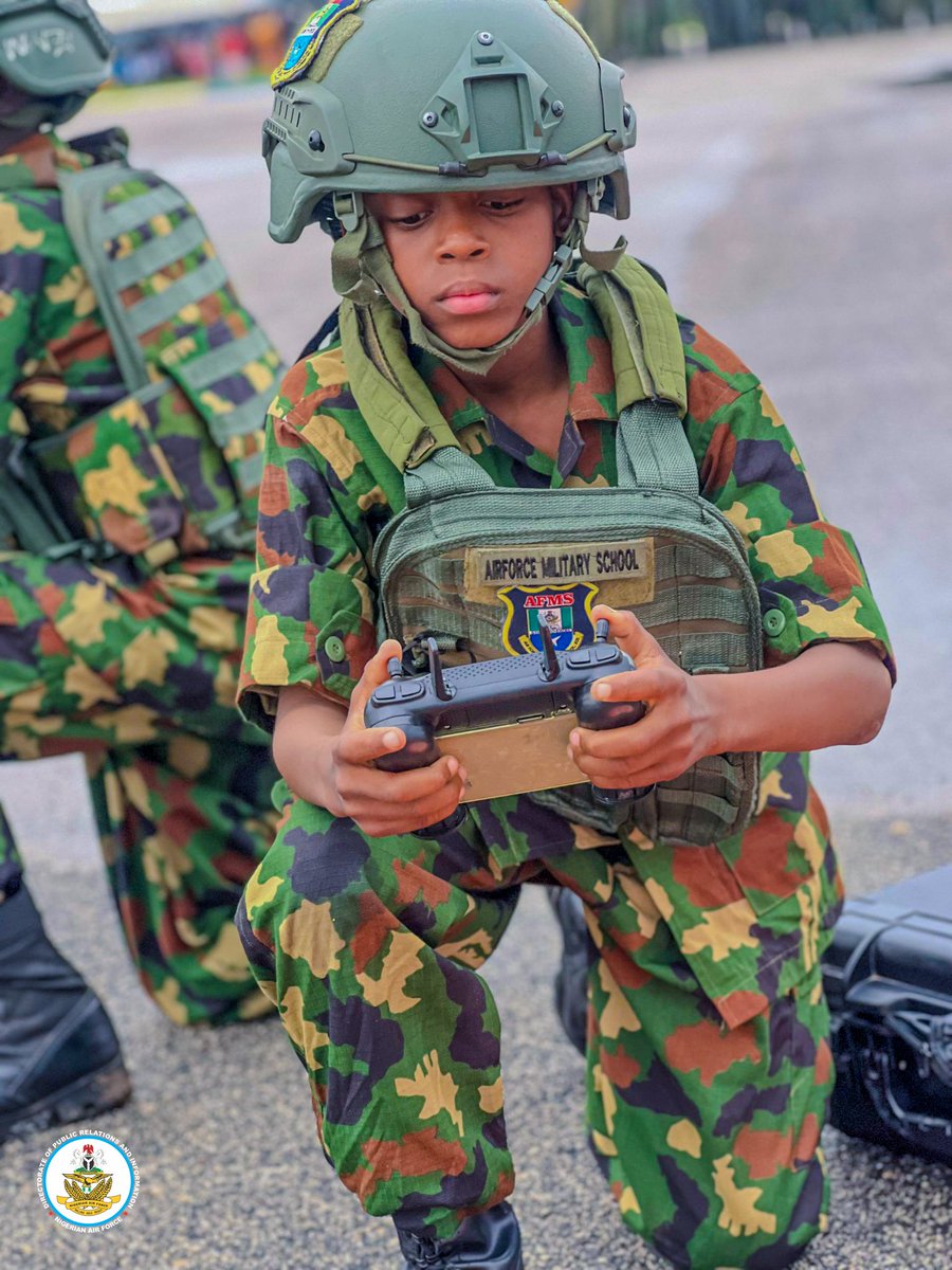 NigeriaStories's tweet photo. Air Force Military School (AFMS), Jos, Nigeria 🇳🇬 students training with drones https://t.co/idreOfsGfe
