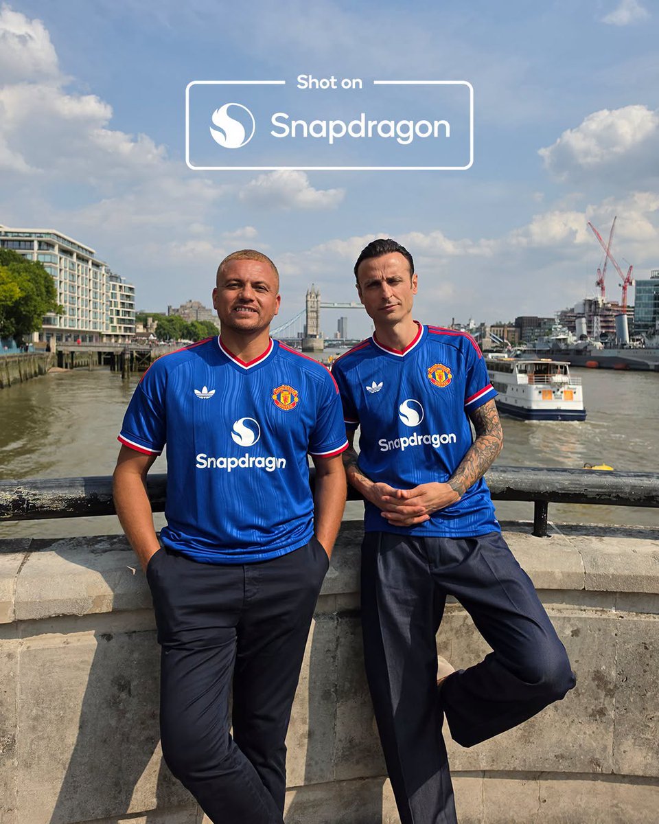 ManUtd_ID's tweet photo. Abang-abangan dengan jersey baru 🔵🔥

📲 #ShotOnSnapdragon https://t.co/8fX9ZvLK8i