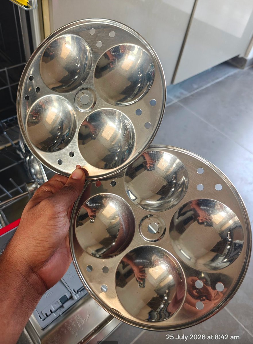 pranavjindal999's tweet photo. Dishwasher is an amazing machine!
Don't let anyone fool you that they're not suitable for Indian kitchen.

The running cost is approx ₹15-20/wash.

Also, you don't need to remove the mess before putting it in.

Here are few before and after! https://t.co/uF5ruKwZrd