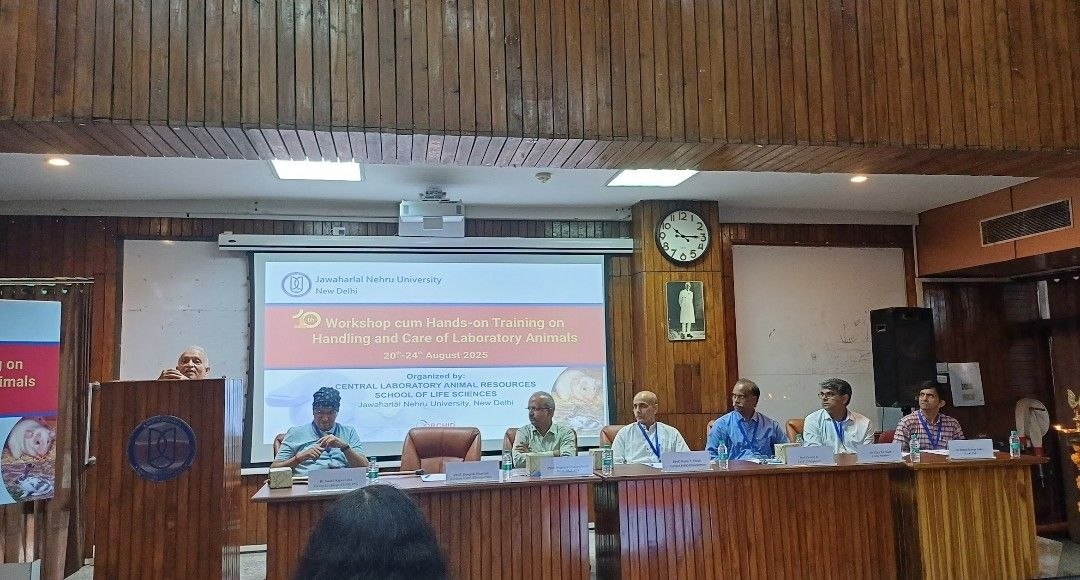IBDCanGenLab's tweet photo. The 10th Workshop cum Hands-on Training on Handling &amp; Care of Laboratory Animals was organized by SLS, @JNU_official_50 from 20th-24th Aug, 2025. Sessions had people from @DBT_NBRC @IGIBSocial @ICGEBNewDelhi @ILBS_India . @kumarrv_890 &amp; @ArpanM_1101 participated from the lab. https://t.co/jW6WdHNzjT