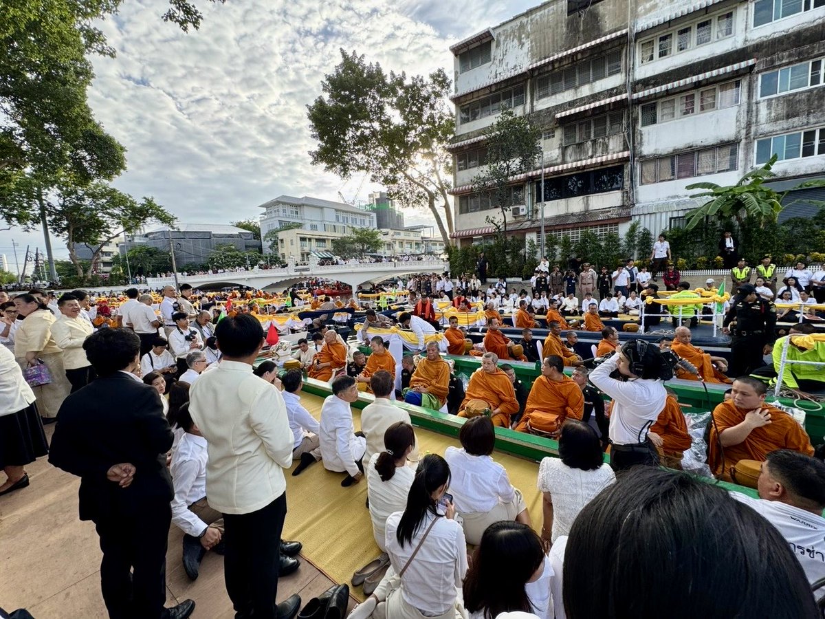 MDechasakulsom's tweet photo. วันที่ ๒๖ กรกฎาคม ๒๕๖๙ ร่วมกิจกรรมเฉลิมพระเกียรติพระบาทสมเด็จพระเจ้าอยู่หัว เนื่องในโอกาสวันเฉลิมพระชนมพรรษา ๒๘ กรกฎาคม ๒๕๖๙ ภายใต้โครงการพระราชดำริ 
 "สายน้ำแห่งชีวิต ใต้ร่มพระบารมี สืบสานวิถีรัตนโกสินทร์" วันที่ ๒๔ - ๓๑ กรกฎาคม ๒๕๖๙ ณ สวนสาธารณะป้อมม���ากาฬ เขตพระนคร https://t.co/VDkvYEtbCc