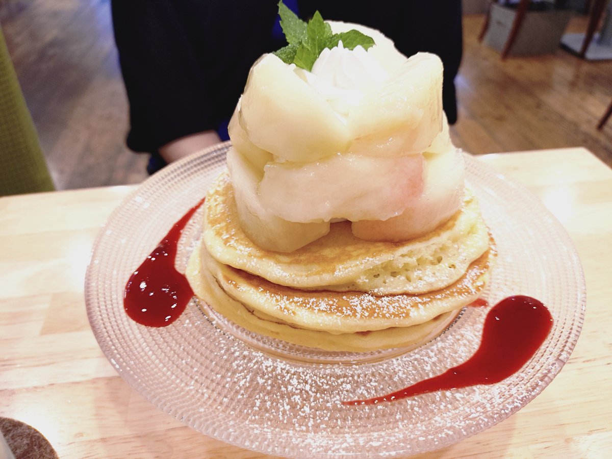Yonel_223035's tweet photo. 最近の部活を頑張ったご褒美として
#38mitsubachi
#38kitchen
さんでパンケーキを食べました
至福の時😇 https://t.co/0v22wcSFWW