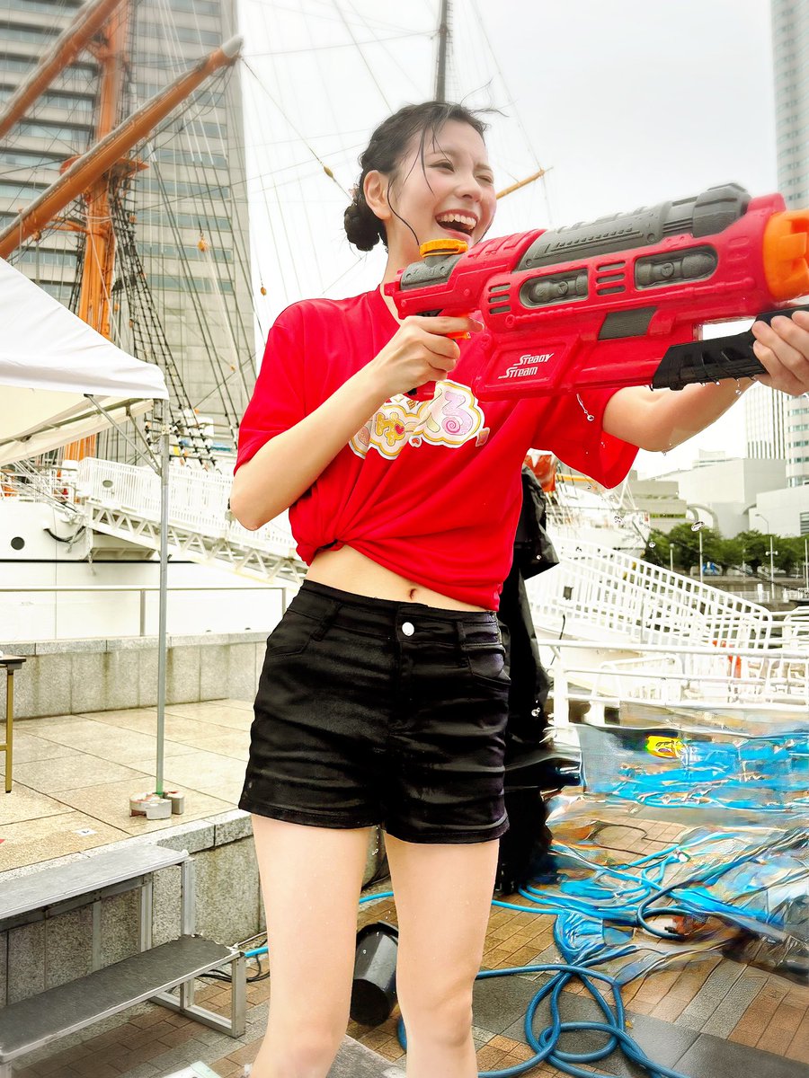 Kohatyan_Roxani's tweet photo. IDOL Treasure bottle LIVE～真夏の横浜アイドルSPLASH祭り～【DAY②】
花城奈央ちゃん❤️
去年みたいに良い写真撮れました📷
奈央ちゃん美しい😍
#花城奈央　
＃きゅ〜くる　
＃放水ライブ https://t.co/2VUOshbJiS