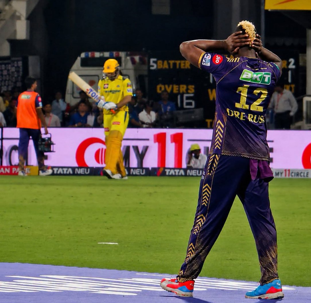 ms_dhoni_077's tweet photo. The Greatest IPL flex ever captured in one frame-

The Entry of the Greatest - MS Dhoni 🔥 https://t.co/r5Tla4v1mU