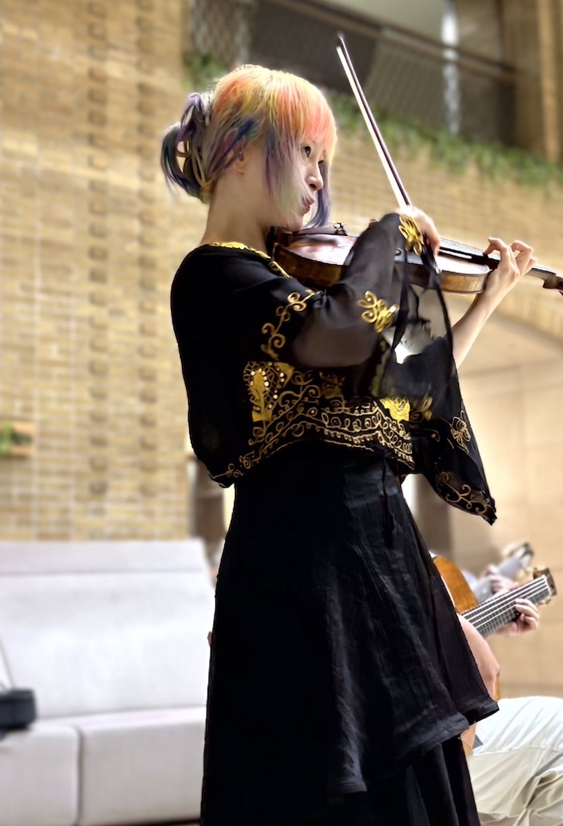 preftokushima's tweet photo. 【県民ホールコンサートを開催しました🎻】
軽快な弦楽器の響きと変幻自在のタンバリンが織りなす圧巻の演奏で、会場は大盛況✨ありがとうございました！
ご出演のMASH弦楽団の皆様は、9/21(月・祝)開催の「鳴門うずしおjazz 2026」にも出演されます！ぜひお越しください♪ https://t.co/Jkq2QX2M4k