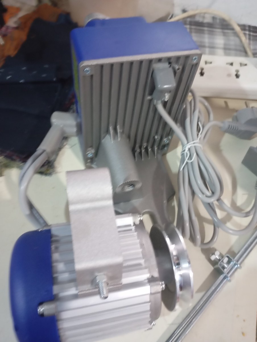 Markybels's tweet photo. servo motor https://t.co/IidOoWGz2z