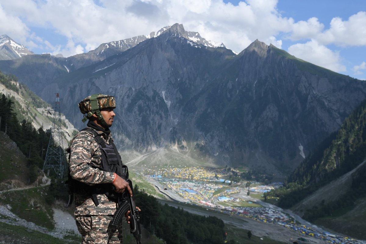 Krishan_P1's tweet photo. The force that never bows.CRPF stands like a king. 🇮🇳
#FII_Bought_This_Stock
#MahendraGoenkaCase
#SolarBullishStock
#WorldNatureConservationDay
Ashnisha Industries https://t.co/Y2RX75Qhs8