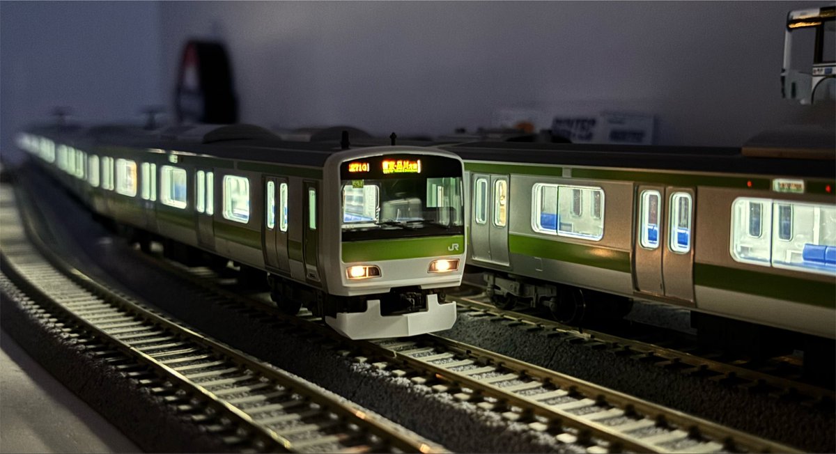 mie_modeltrain's tweet photo. 重い腰を上げて、室内灯の取付とインレタ・ステッカー貼りを進めてます。
リアルさが一段と増しますね。 https://t.co/bipHnkJGCI