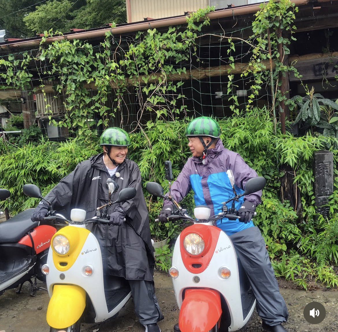 ST_fu_chan318's tweet photo. ↓hiroさんのInstagramより✨
 https://t.co/fwkKGIEVcT
先日、たまたま近所で撮影してました
…
充電させてもらえませんか
出川哲朗
近藤真彦
村田町
自然農園

✨✨✨
出川さん&amp;近藤さんの写真✨♪(๑ᴖ◡ᴖ๑)♪ https://t.co/AhIjN6PmFH