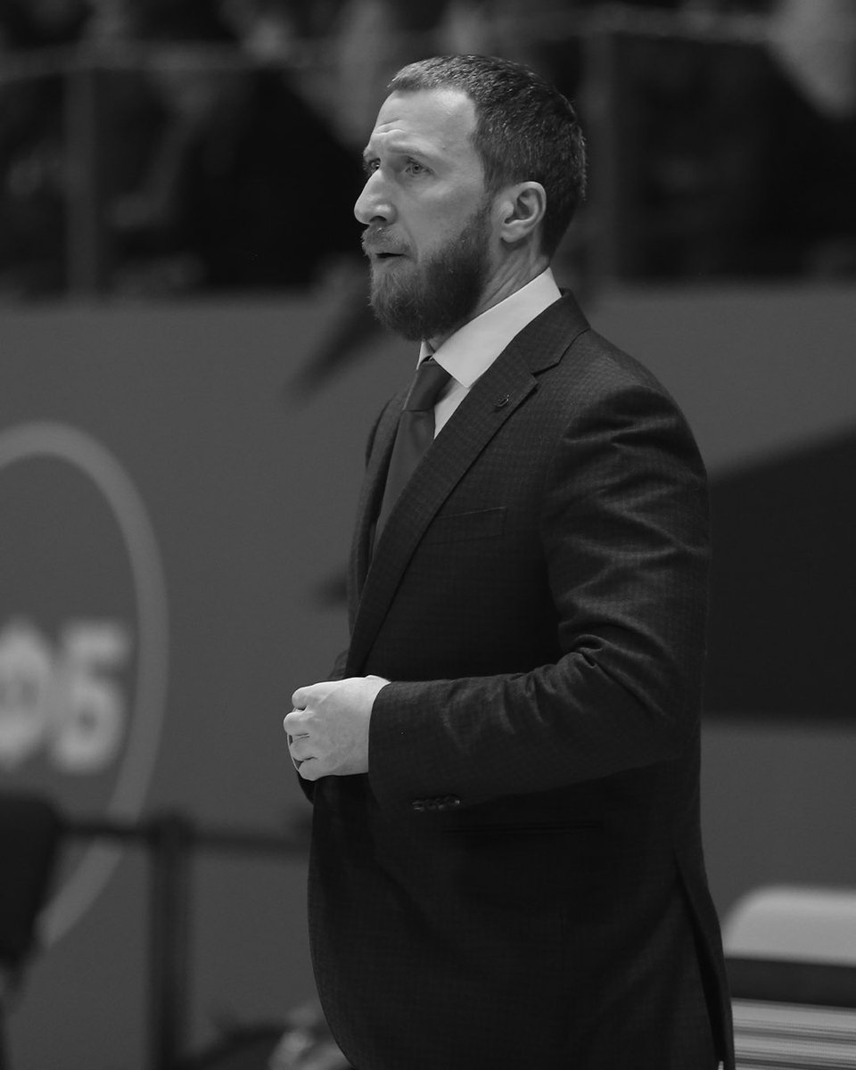 cskabasket's tweet photo. Сегодня трагически ушел из жизни Эдуард Сандлер. Президенту и главному тренеру приморского «Динамо» было 44…

Эдуард Михайлович был человеком, следовавшим за мечтой. Точнее, идущим навстречу своей мечте – целенаправленно, упорно, прикладывая все свои силы. https://t.co/bRZDKX0Gzf