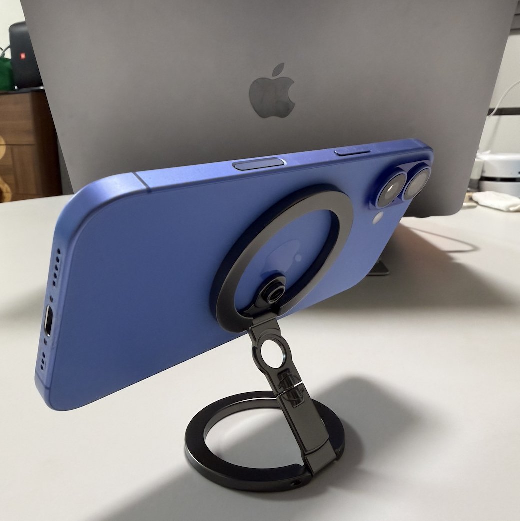 danielxie888's tweet photo. Meet the G360. 🧲

Dual-sided strong magnets.
Full metal tri-fold body.
360° swivel.
Folds flat.
Gym. Car. Desk. On the go. It just works.
Samples ready—who wants one?
#G360 #MagSafe #MagneticMount #PhoneHolder #NewProduct #OEM https://t.co/GC9z2emPLE