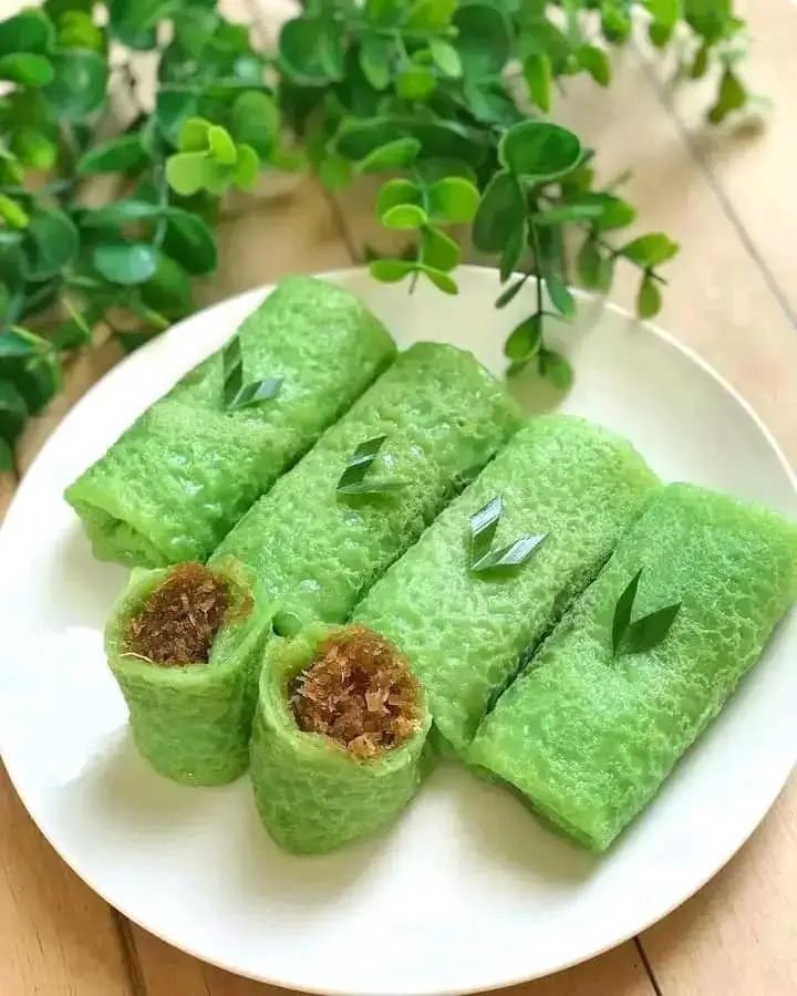 2025Rasid's tweet photo. Ada yg suka 
Kue dadar Gulung kah?
🌺 https://t.co/jv39BIizl2