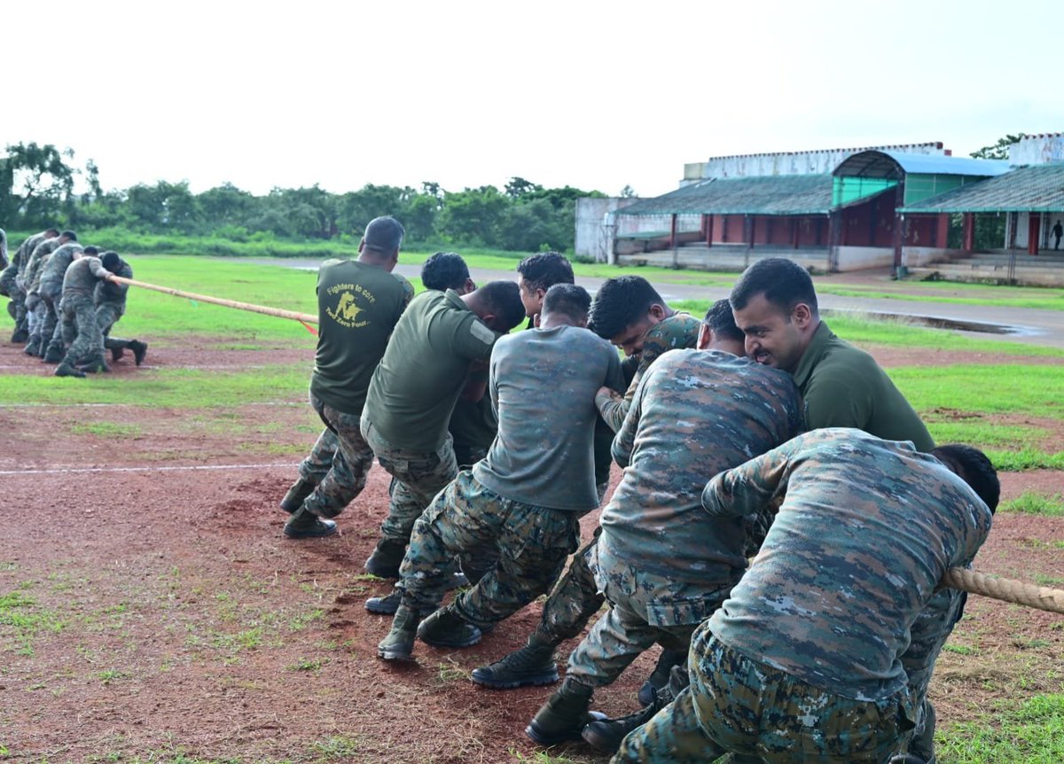 201_CoBRABN's tweet photo. 201 &amp; 204 CoBRA units celebrated the 88th #CRPFRaisingDay with great enthusiasm. The day began with homage to our brave martyrs, followed by a Sainik Sammelan, sports activities and Bada Khana, reflecting the commitment to the nation, camaraderie and cherished traditions. https://t.co/4bGXBs2DP0