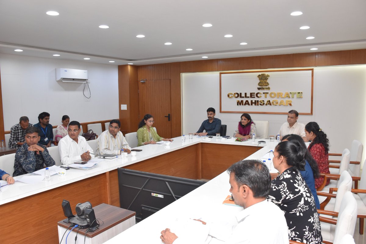 infomahisagar's tweet photo. મહીસાગર જિલ્લા કલેક્ટર સુશ્રી અર્પિત સાગરના અધ્યક્ષસ્થાને "માય ભારત" અંતર્ગતની જિલ્લા સલાહકાર સમિતિની બેઠક યોજાઈ
**
૧૫ થી ૨૯ વર્ષની વયજૂથના યુવાનોને વ્યક્તિત્વ અને નેતૃત્વના ગુણો વિકસ માટે તક : MY Bharat Portal પર જોડાવવા અનુરોધ

@InfoGujarat @CMOGuj @collectormahi @DDOMAHISAGAR https://t.co/07PPD1uMXJ