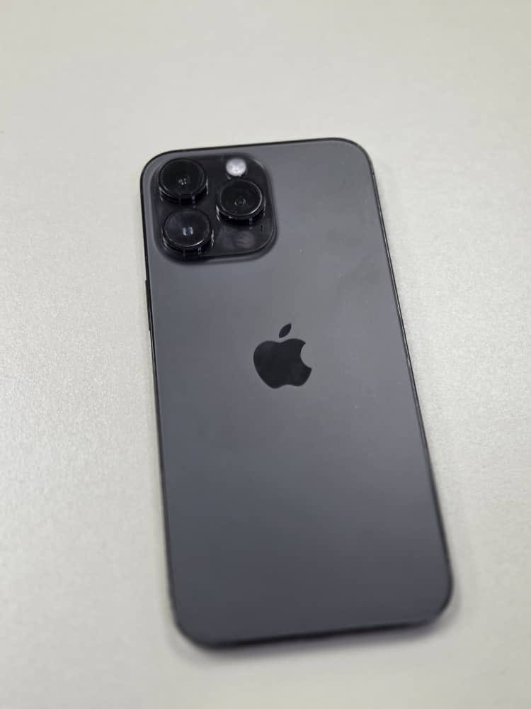 I_am_Hanifa's tweet photo. iPhone 14 Pro Max, 256GB, 77% battery health, UK model, Face ID✅ no replaced parts going at K9000 slightly negotiable (Cash Only)🥺
Hmu https://t.co/8sr7P1igOO