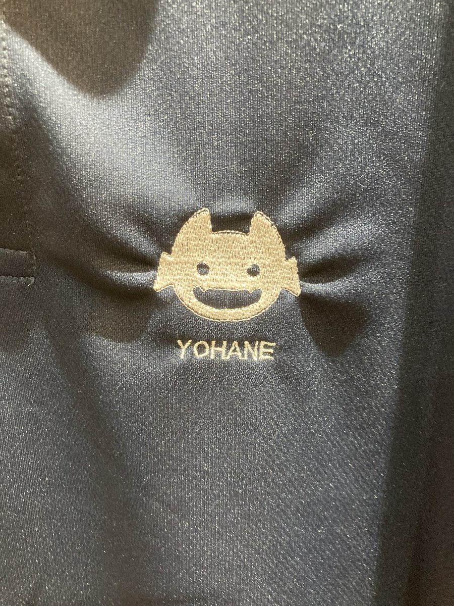 numazukingnoble's tweet photo. 新商品の紹介です。Aqoursメンバーのアイコン刺繍入りポロシャツを3900円で販売中です

カラーはネイビー。サイズはM、L、XL。+1000円で袖口にご希望の刺繍を追加できます

お買い上げの方にはバースデー御商印を差し上げます
#Aqours #lovelive #沼津あげつち商店街 https://t.co/JBlREdGUb5