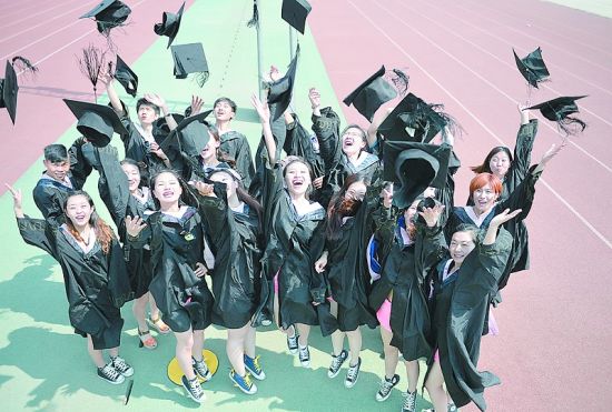igor1993polock's tweet photo. Another chapter ends, memories made, friendships last forever. Graduation mode activated https://t.co/HNhgpUIqVX
