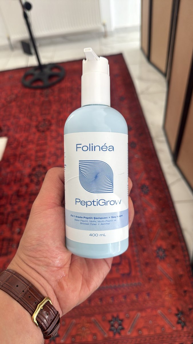 sefauygunn's tweet photo. Kullanabileceğiniz en iyi şampuanlardan biri bu.
Binlerce liralık şampuanlara ihtiyacınız yok.

Salisilik asit, taurin, magnezyum klorür, niasinamid, NMN, bakır peptit, biyotini en yüksek dozda içeriyor ve benzeri yok.

Egzama, kepek, saç dökülmesi, cansız ve şekil almayan saçlar için oldukça etkili.

-Haftada 2-3 gün kullanın ve saçta minimum 5-10 dakika bekletin.
-Sonrasında elma sirkesi ile durulama yapın.

Parfüm, SLS, paraben ve toksik hiçbir kimyasal içermiyor.

Bir kaç hafta kullanınca farkı anlayacaksınız, başka şampuan kullanamayacaksınız.