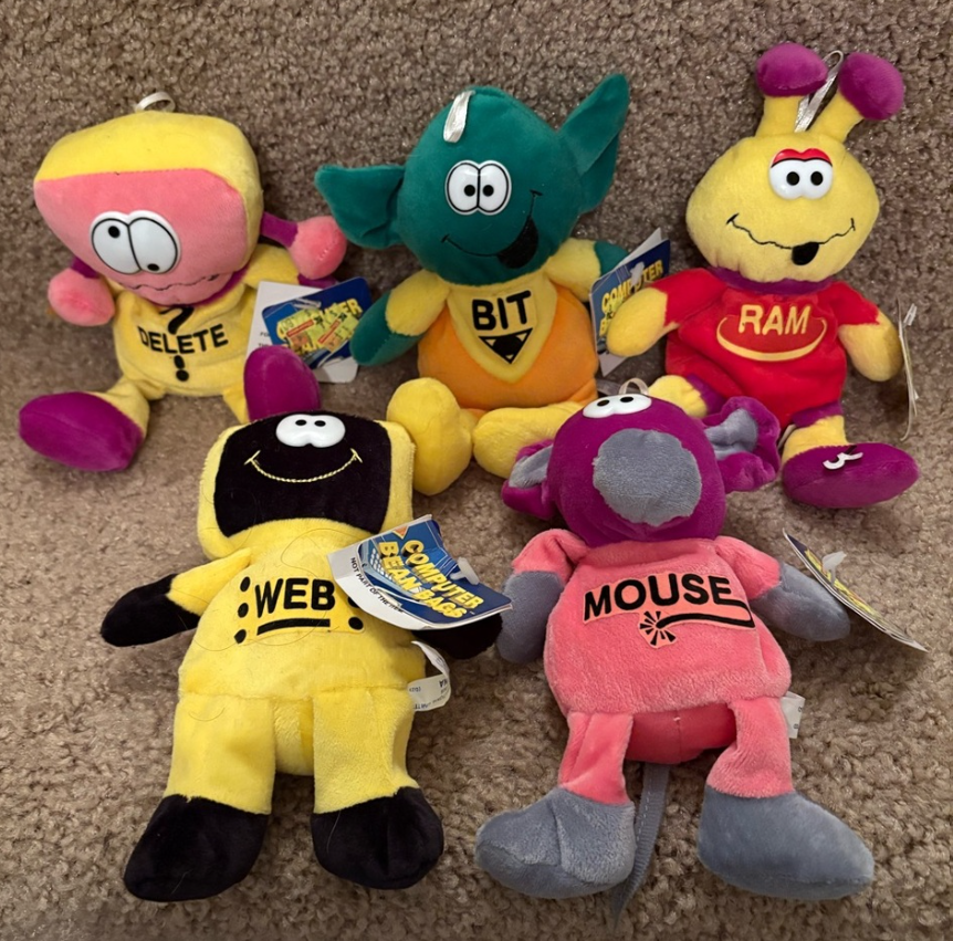 centip1nk's tweet photo. @ColourfulPlague this is the closest i could find, i saw you dont have more pictures so can i ask if you remember a tag at all? these are by the brand dan dee if anyone wants to look into that, im having no luck, these are bean bags not the embroidered plush look this guy has. https://t.co/ukGBCdfGny