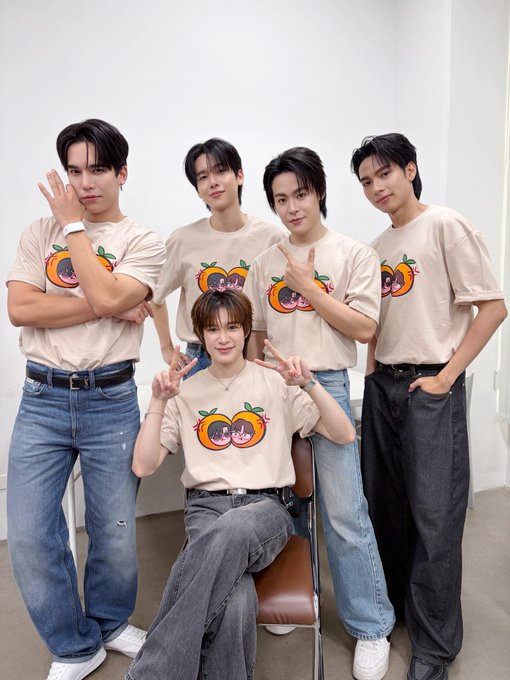 thelittleNAT_'s tweet photo. เห็นแม้กณฐเดินสายโปรโมทกับน้องแล้วสนุกอ่ะะ ไม่เหงาแล้วววว

YOUR THIRD PRESS TOUR

#ที่สามของเธอมาเดินสาย https://t.co/SYGy7u2Ist