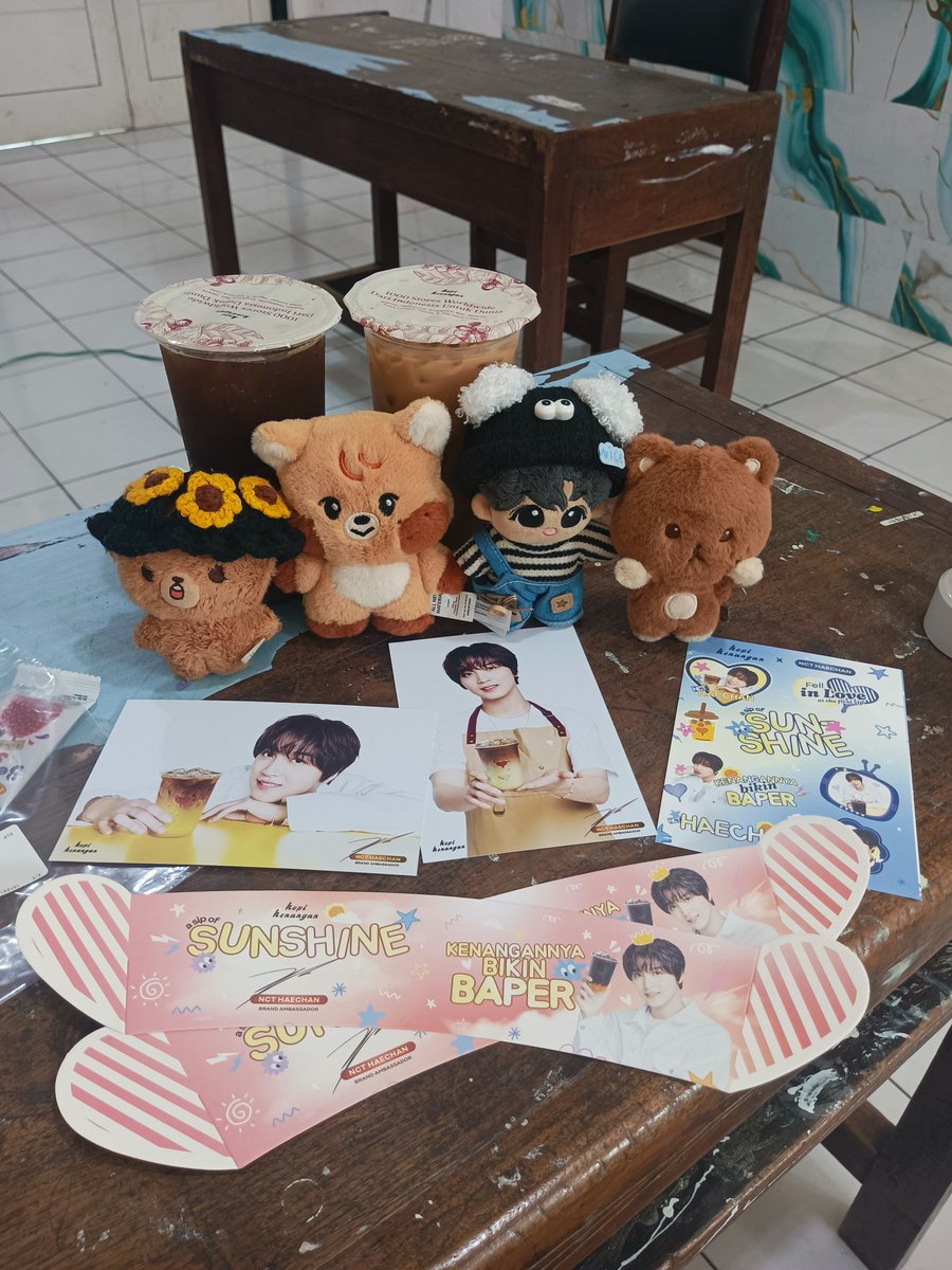 haehaechan23's tweet photo. Awww gemesh nya anakku ngikut ke sekolahan😍
#haechan https://t.co/VBR0nxW5lj