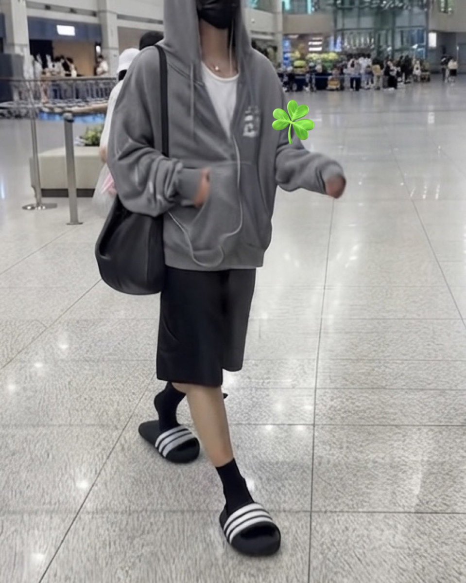 HappyCAT_JEFF's tweet photo. 260728 ICN 입국 #제프 

제프보유국수  

#이펙스 #EPEX #JEFF https://t.co/oYixr3U6o2